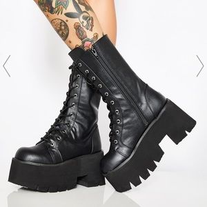 *BRAND NEW* Demonia Platform shoes